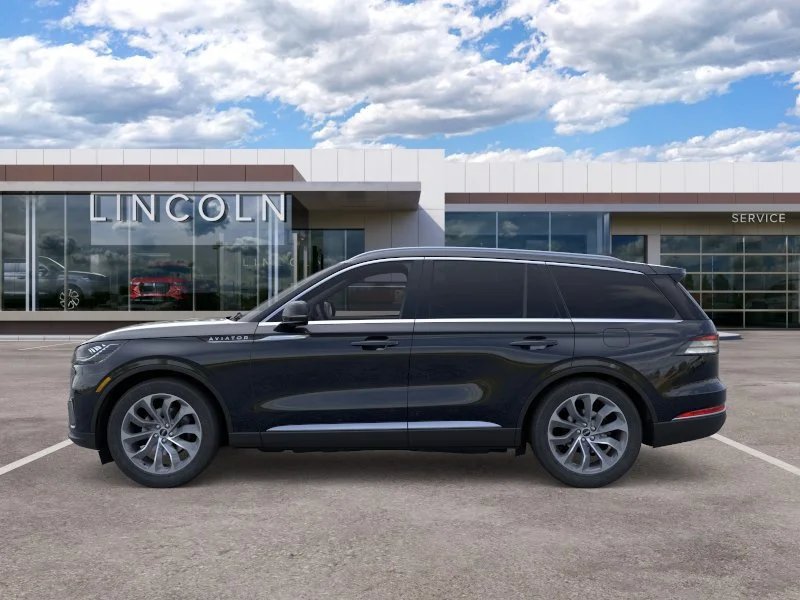 New 2026 Infinite Black Metallic Clearcoat Lincoln Premiere® image 3