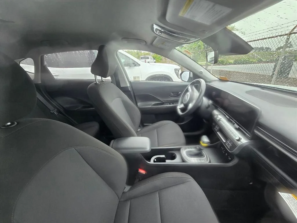 Used 2025 Gray Hyundai SEL image 7