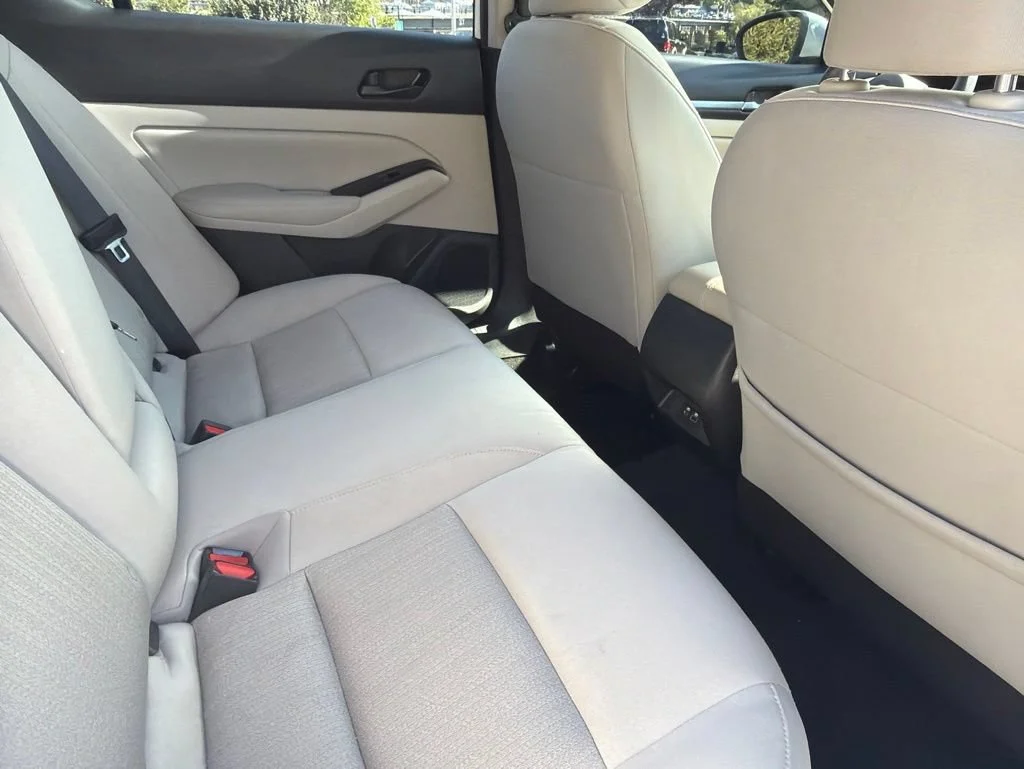 Used 2023 White Nissan 2.5 SV image 11