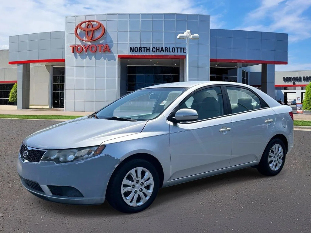 Used 2011 Silver Kia EX image 3