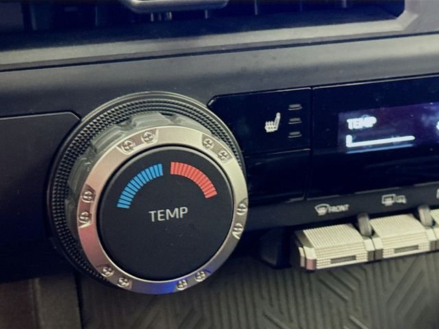 2025 Toyota Tacoma SR5 - Photo 20