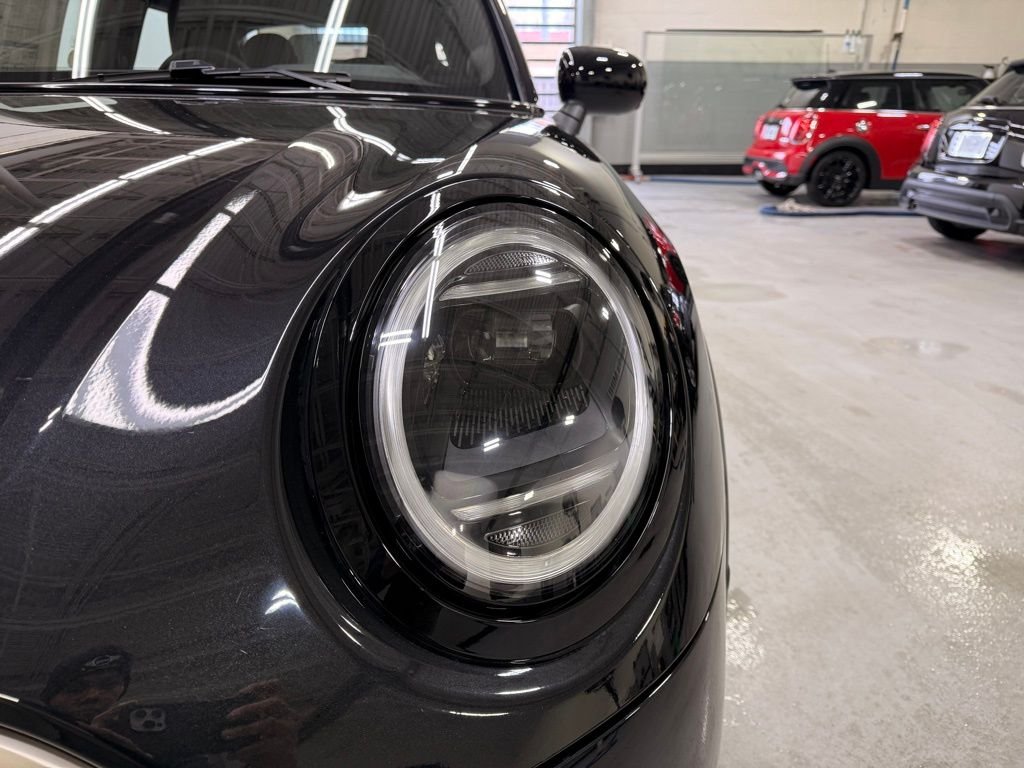 New 2026 Midnight Black II Metallic MINI  image 9