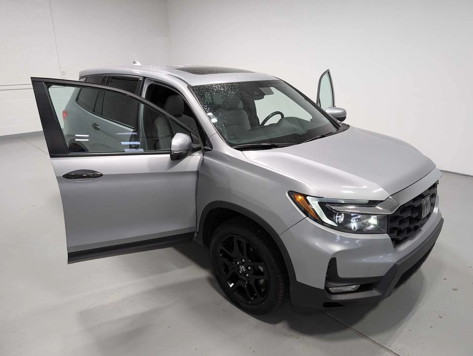 2024 Honda Passport EX-L - Photo 16