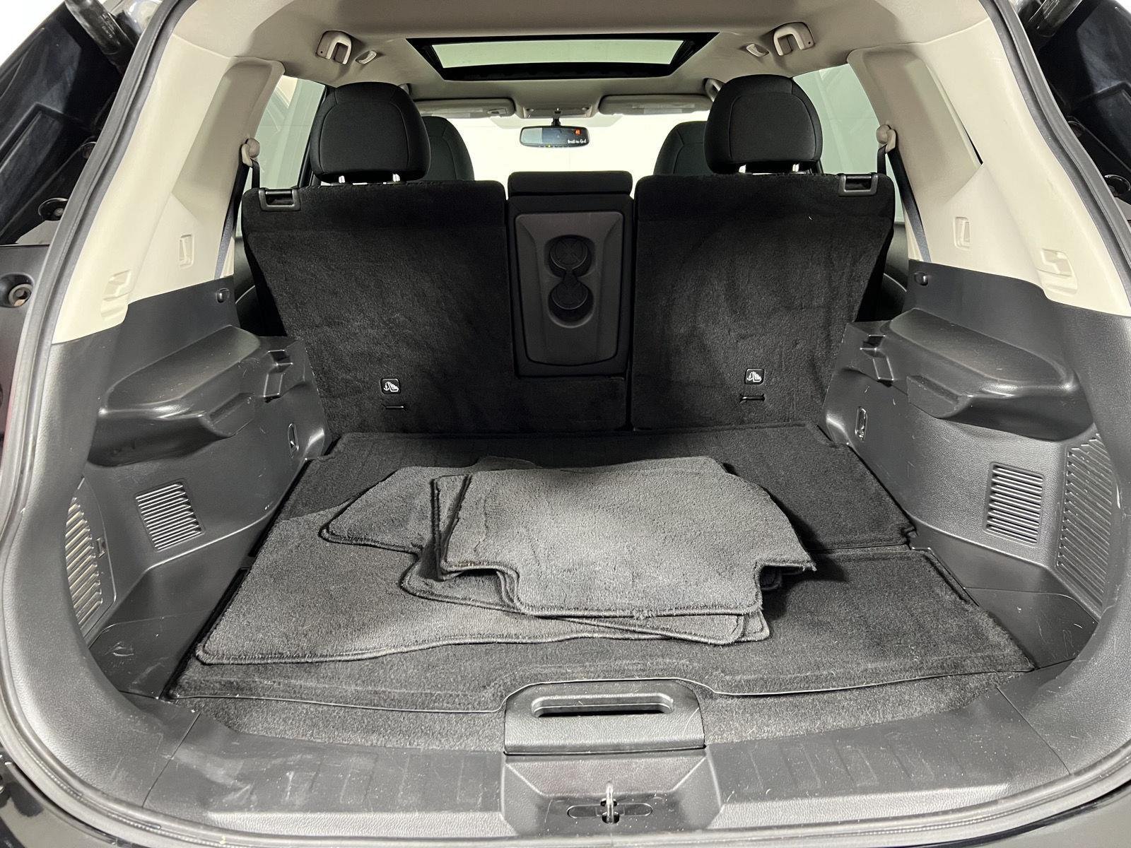 Used 2018 Black Nissan  image 8