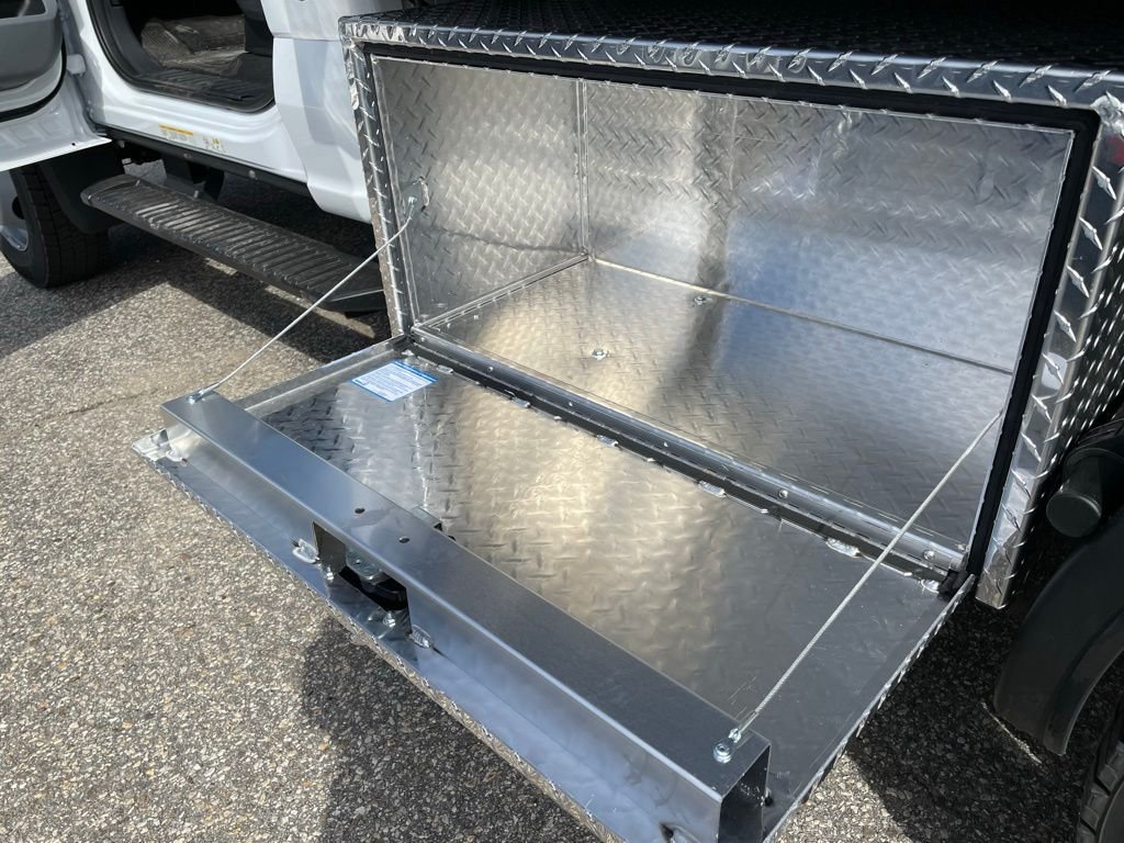 New 2026 Oxford White Ford F-550® XL image 23