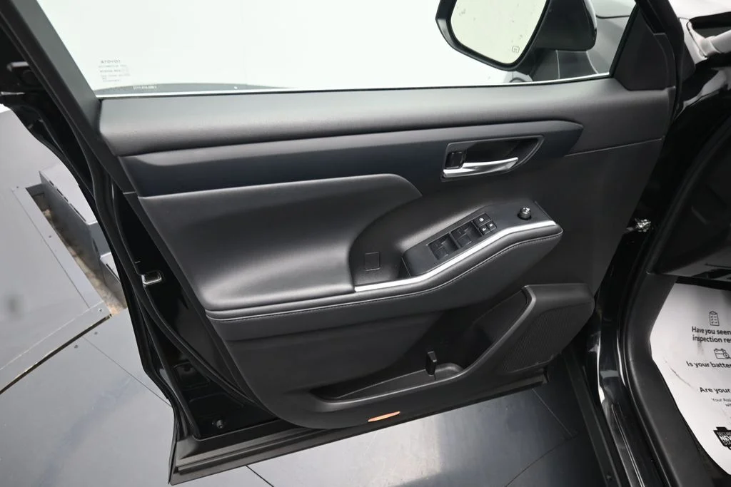Used 2022 Black Toyota XLE image 16