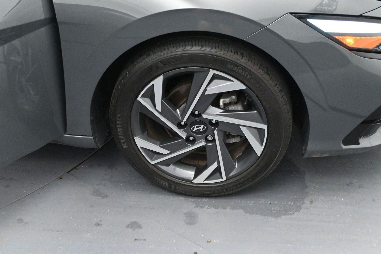Used 2024 Ecotronic Gray Hyundai SEL image 33