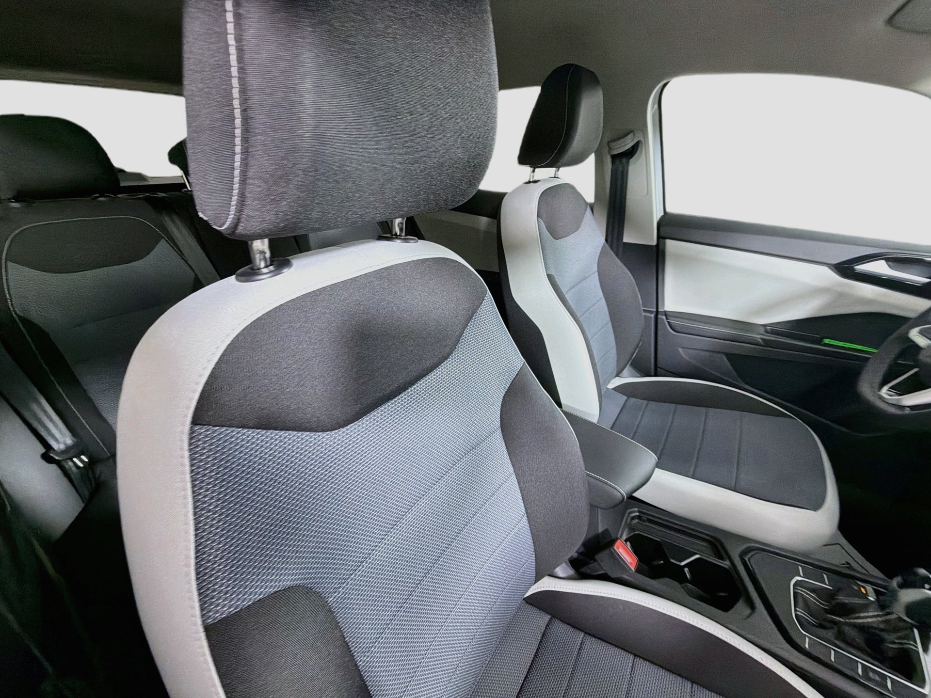 New 2027 White Volkswagen 1.5T S image 24