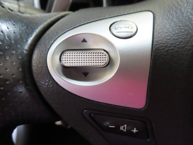 Used 2014 Brilliant Silver Metallic Nissan Base image 20