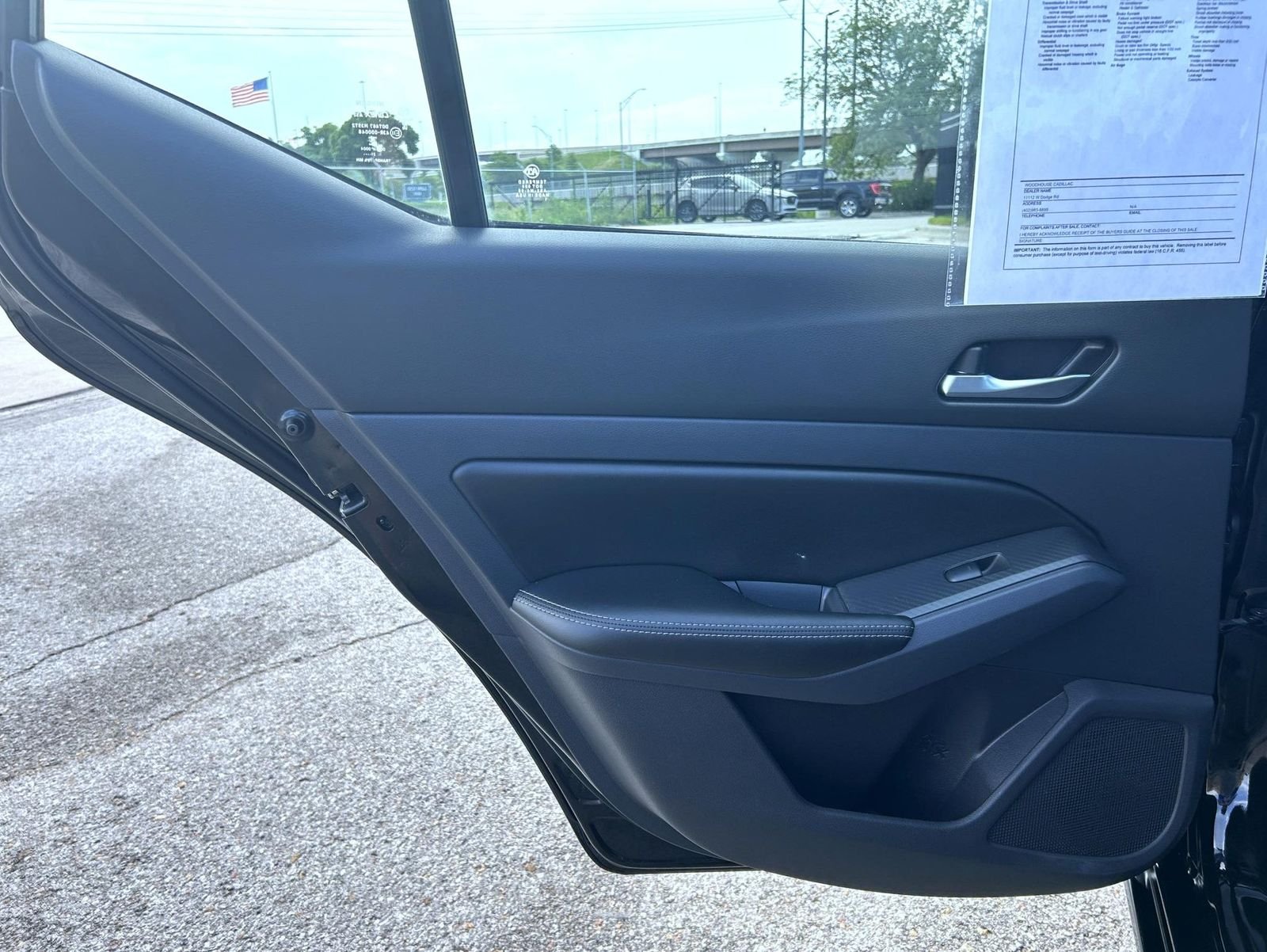 Used 2022 Black Nissan 2.5 SV image 17