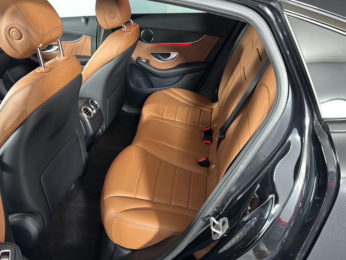 Used 2023 Obsidian Black Metallic Mercedes-Benz GLC 300 image 17