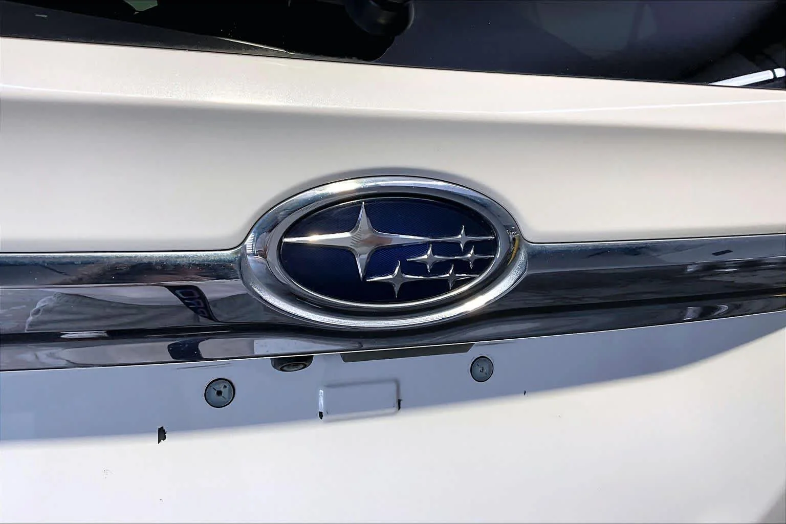 Used 2019 Crystal White Pearl Subaru Limited image 33