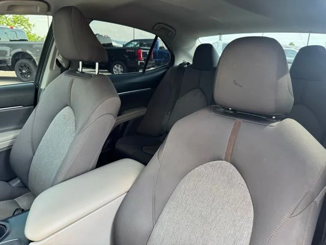 Used 2018 Silver Toyota LE image 24