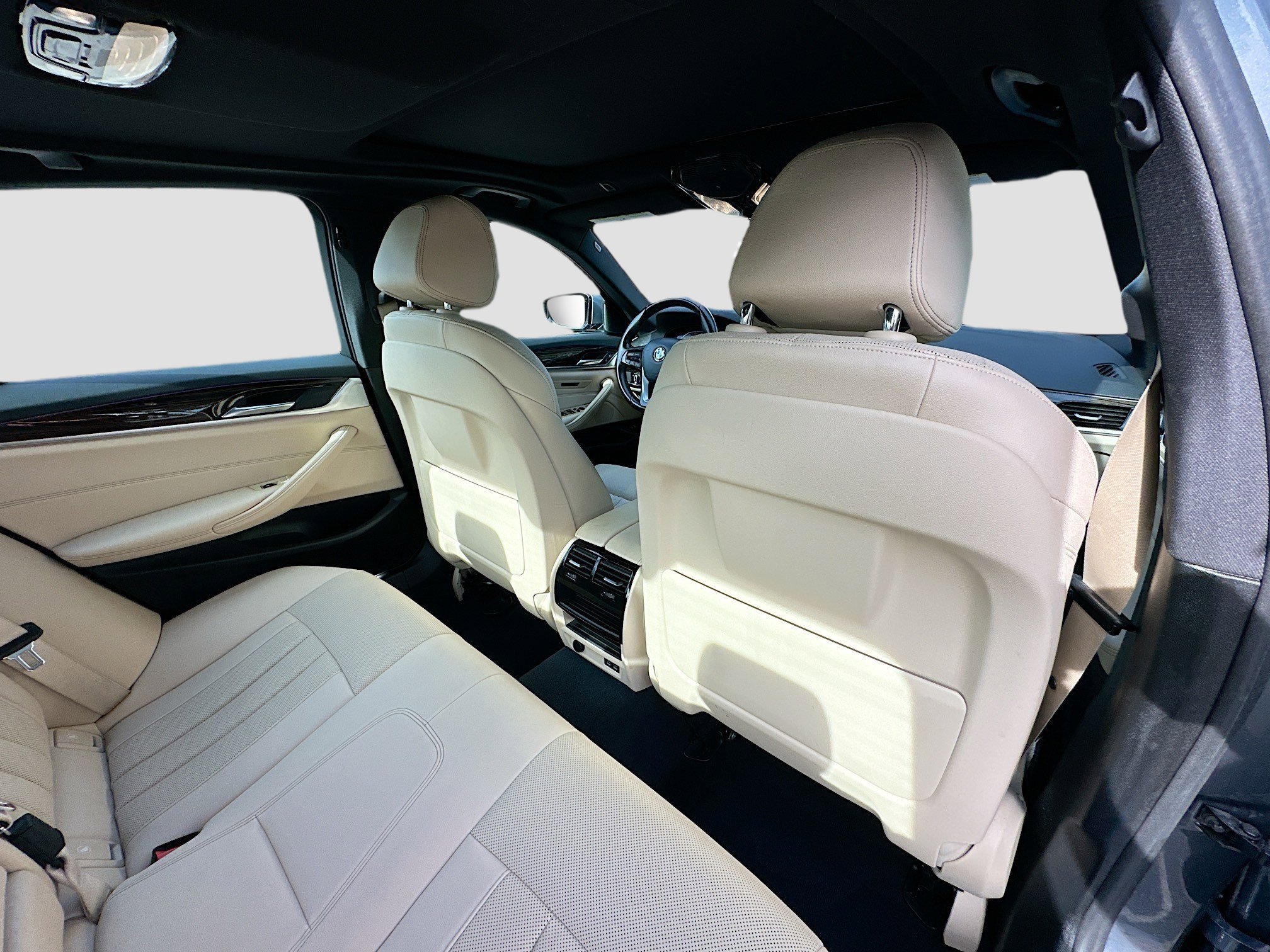 2022 BMW 5 Series 540i - Photo 32