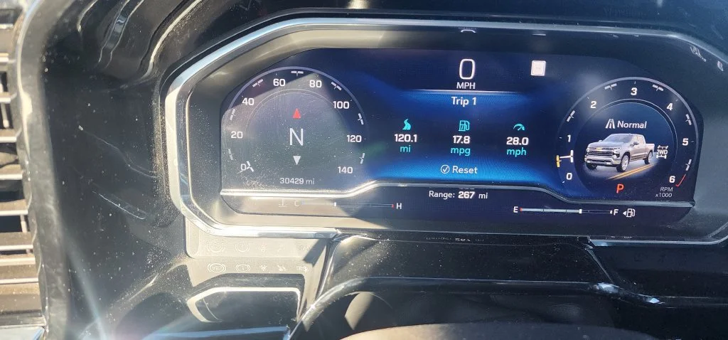 Used 2023 SUMMIT WHITE Chevrolet RST image 5