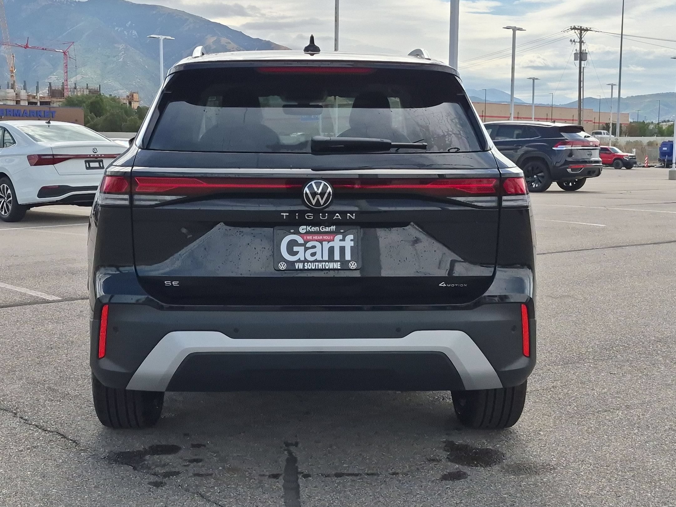 New 2026 Deep Black Pearl Volkswagen SE image 4