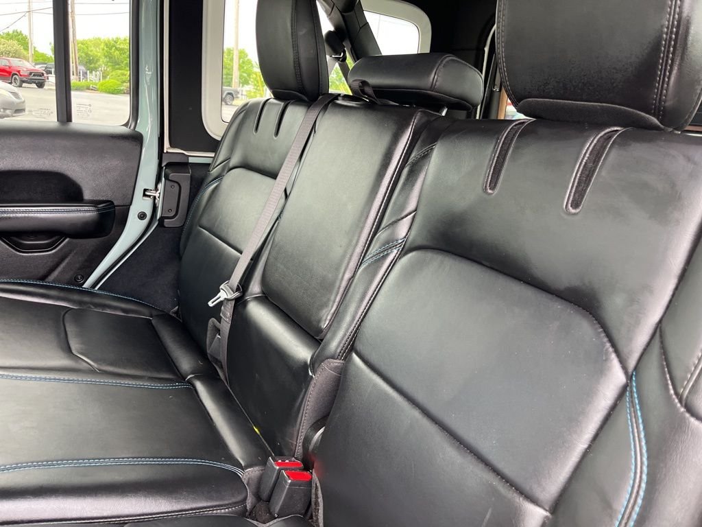 Used 2024 Earl Clearcoat Jeep Rubicon 4xe image 44