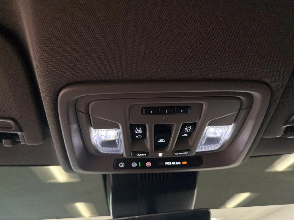 Used 2024 White GMC Denali image 17