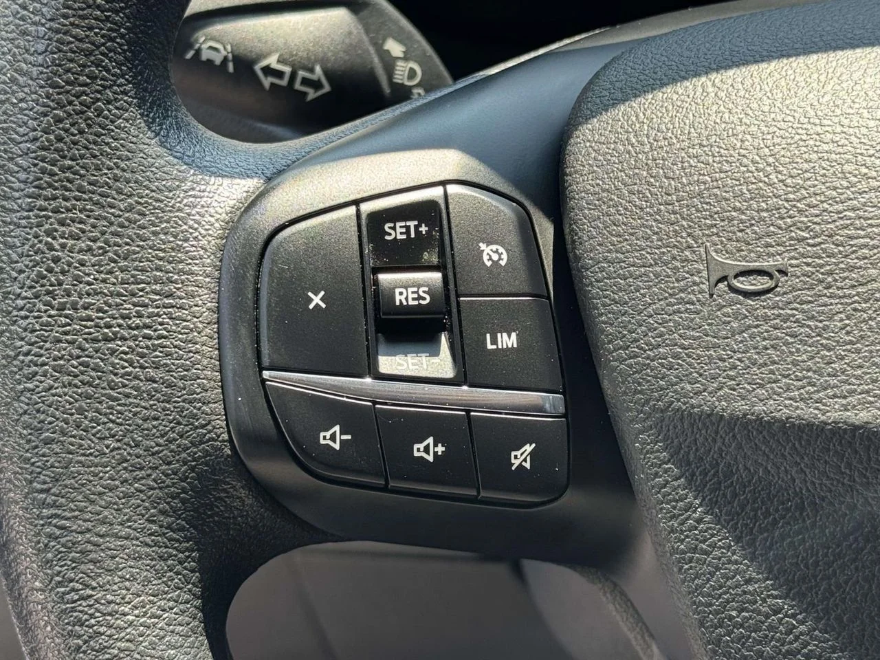 Used 2025 Oxford White Ford Base image 24