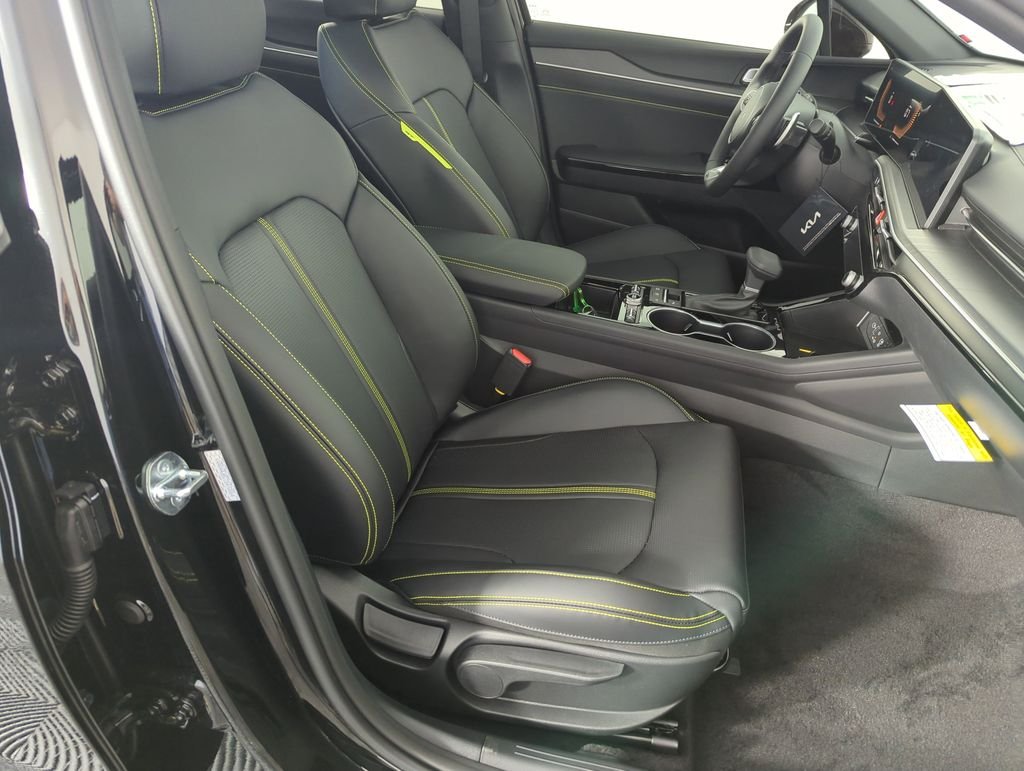 New 2026 Aurora Black Pearl Kia GT image 37