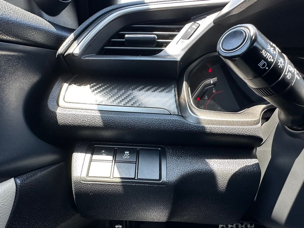 Used 2018  Honda Sport Touring image 26