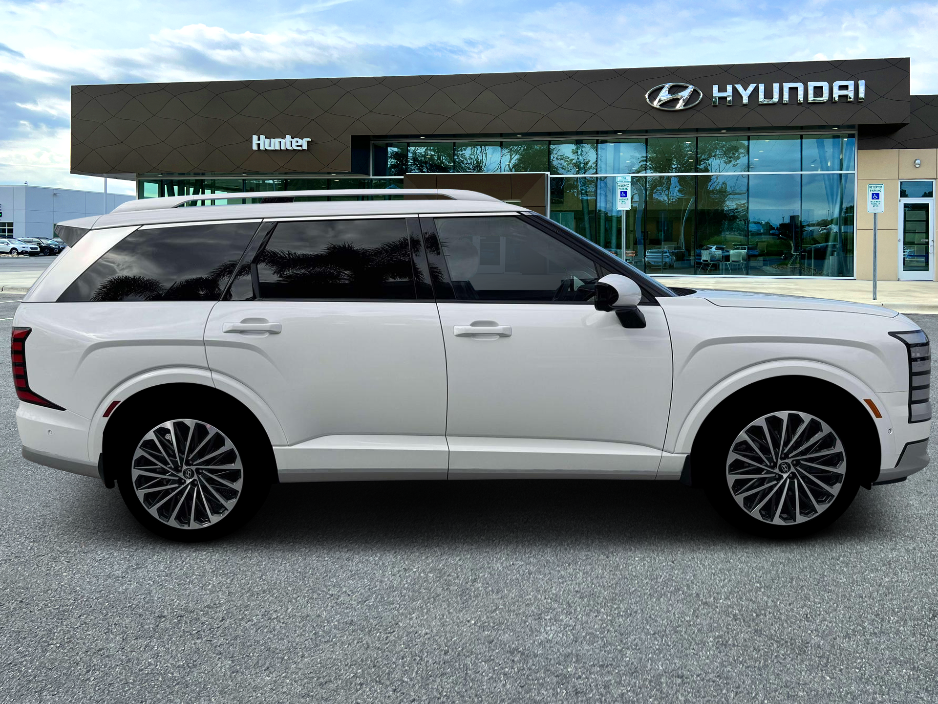 New 2026 Creamy White Pearl Hyundai Calligraphy image 9