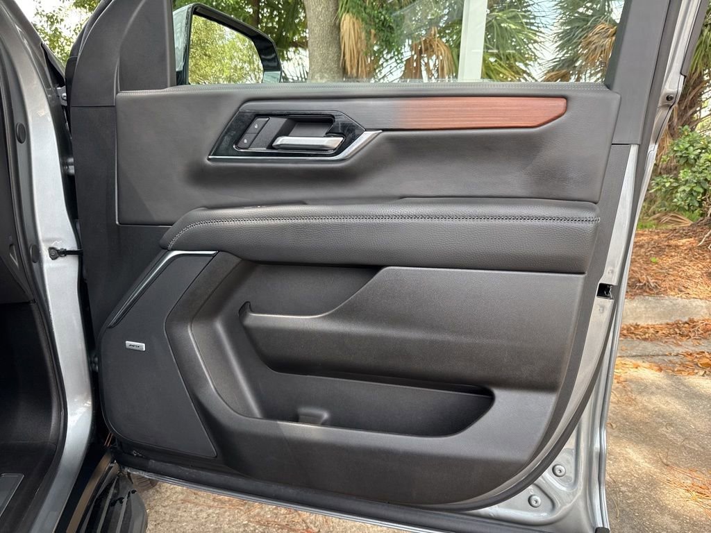 Used 2025 Sterling Metallic GMC Denali image 25