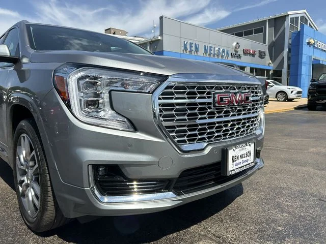 Used 2023 Sterling Metallic GMC Denali image 4