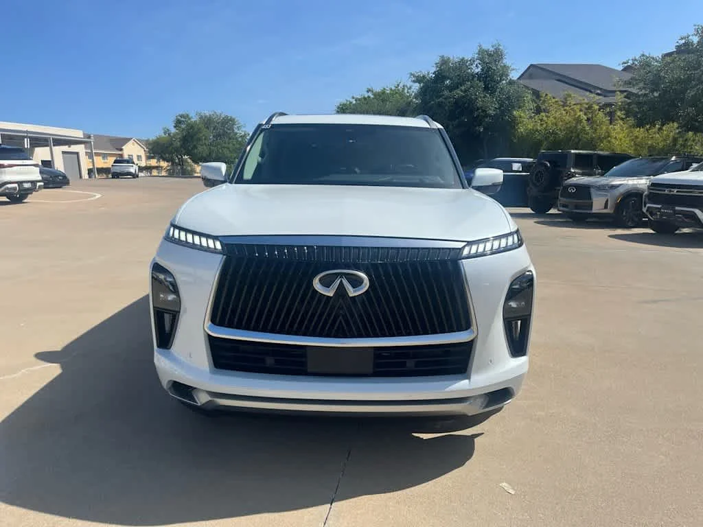 Certified Used 2026 Radiant White INFINITI LUXE image 7