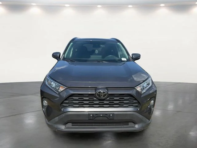 Used 2019 Gray Toyota XLE image 2