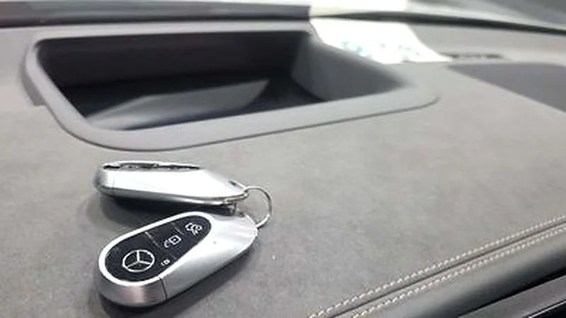 Used 2023 White Mercedes-Benz 450 image 19