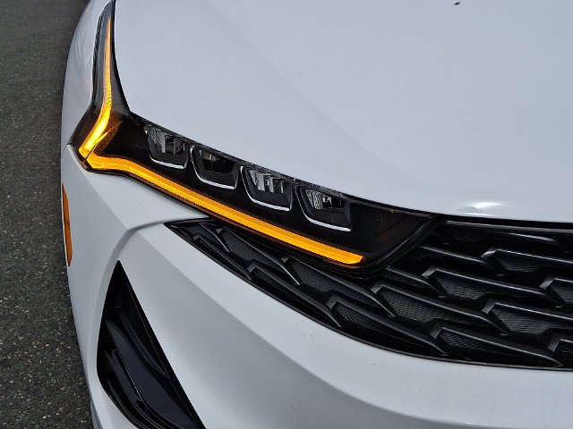 Used 2022 White Kia GT-Line image 10