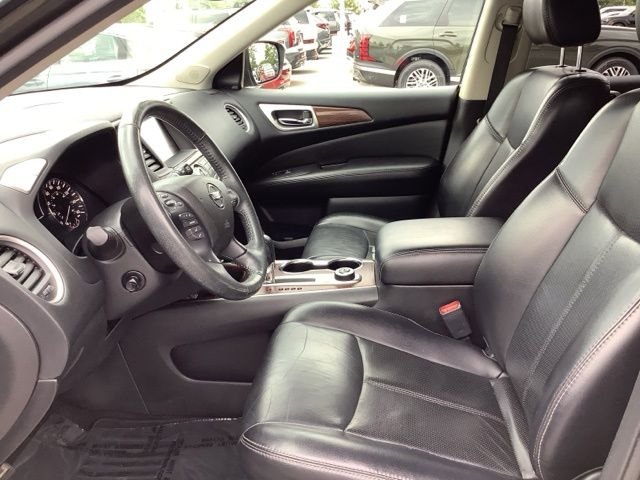 Used 2018 Midnight Pine Nissan Platinum image 9