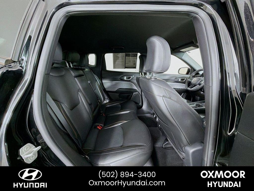 Used 2023 Diamond Black Crystal Pearlcoat Jeep Latitude Lux image 26