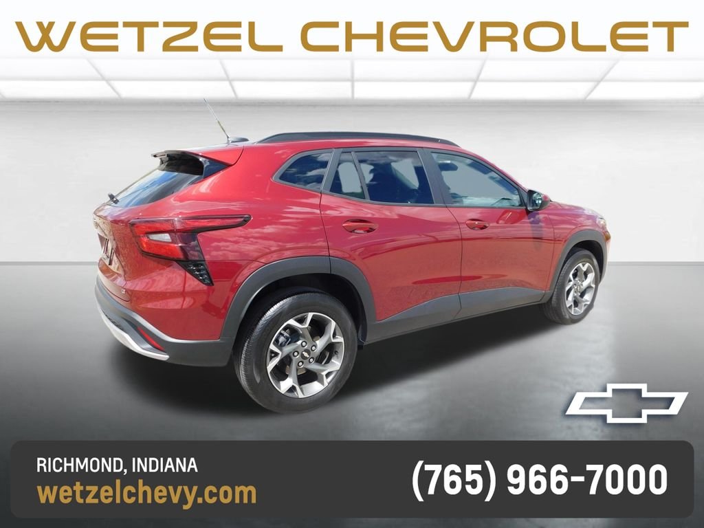Used 2025 Red Chevrolet LT image 3