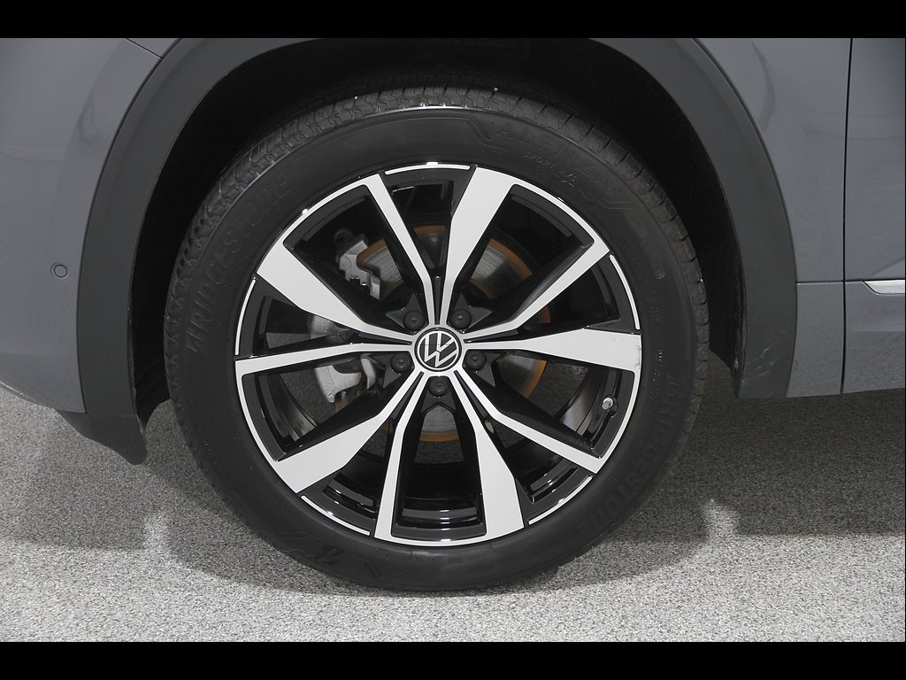 Certified Used 2026 Pure Gray Volkswagen SEL Premium R-Line 4Motion image 24