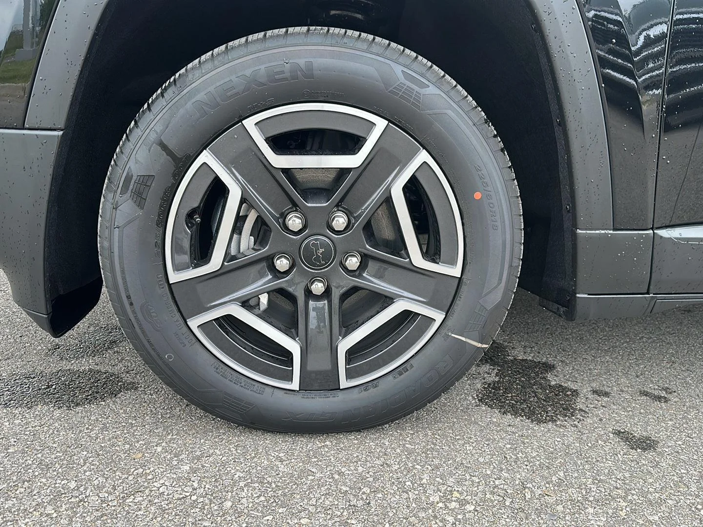 New 2026 Diamond Black Crystal Pearlcoat Jeep Limited image 7