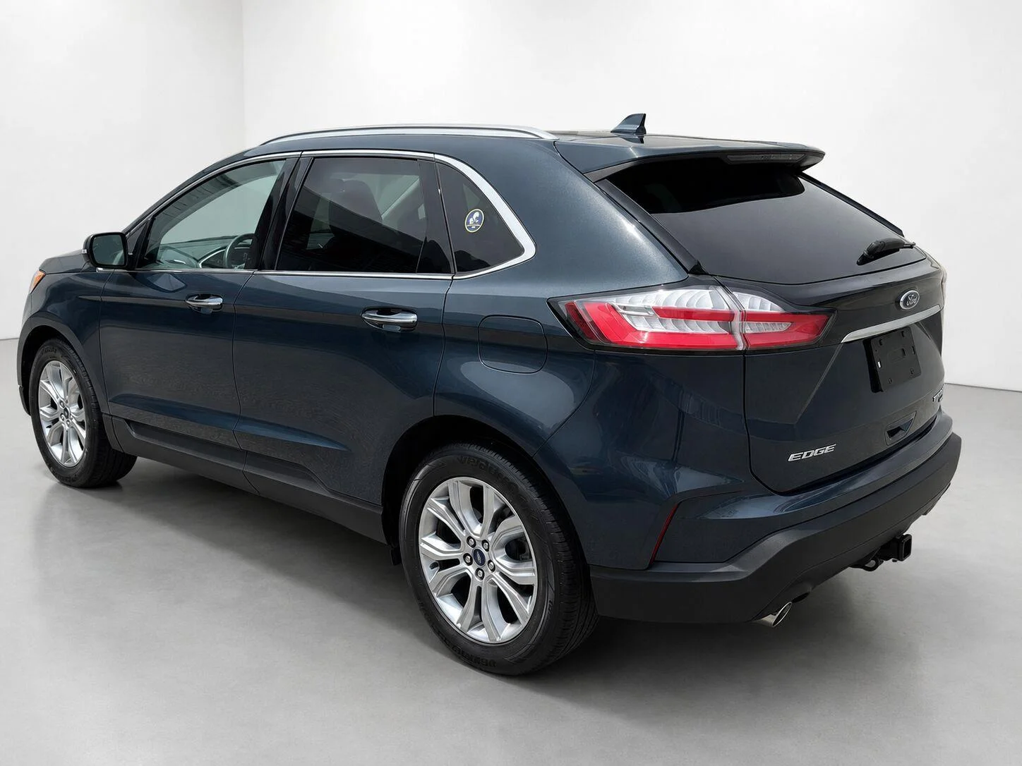 Used 2019 Baltic Sea Green Metallic Ford Titanium image 2
