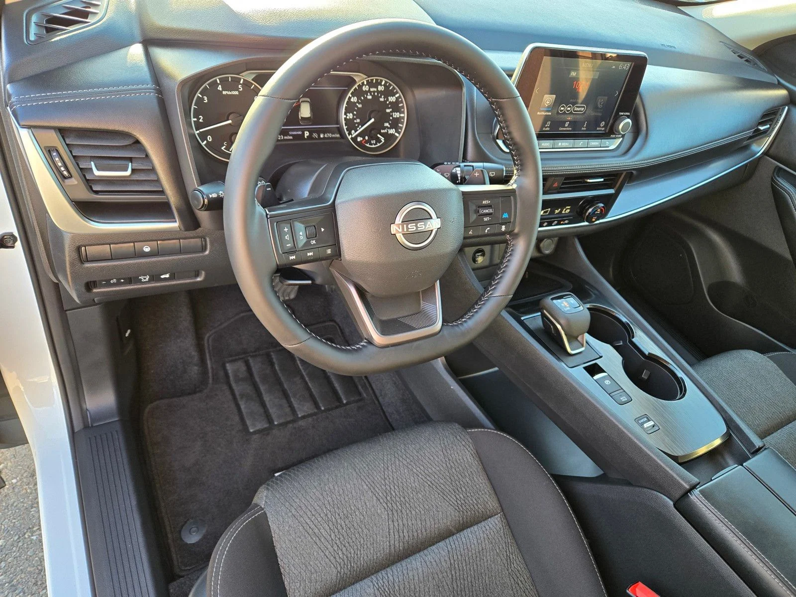 Used 2026 Everest White Pearl Tricoat Nissan SV image 18