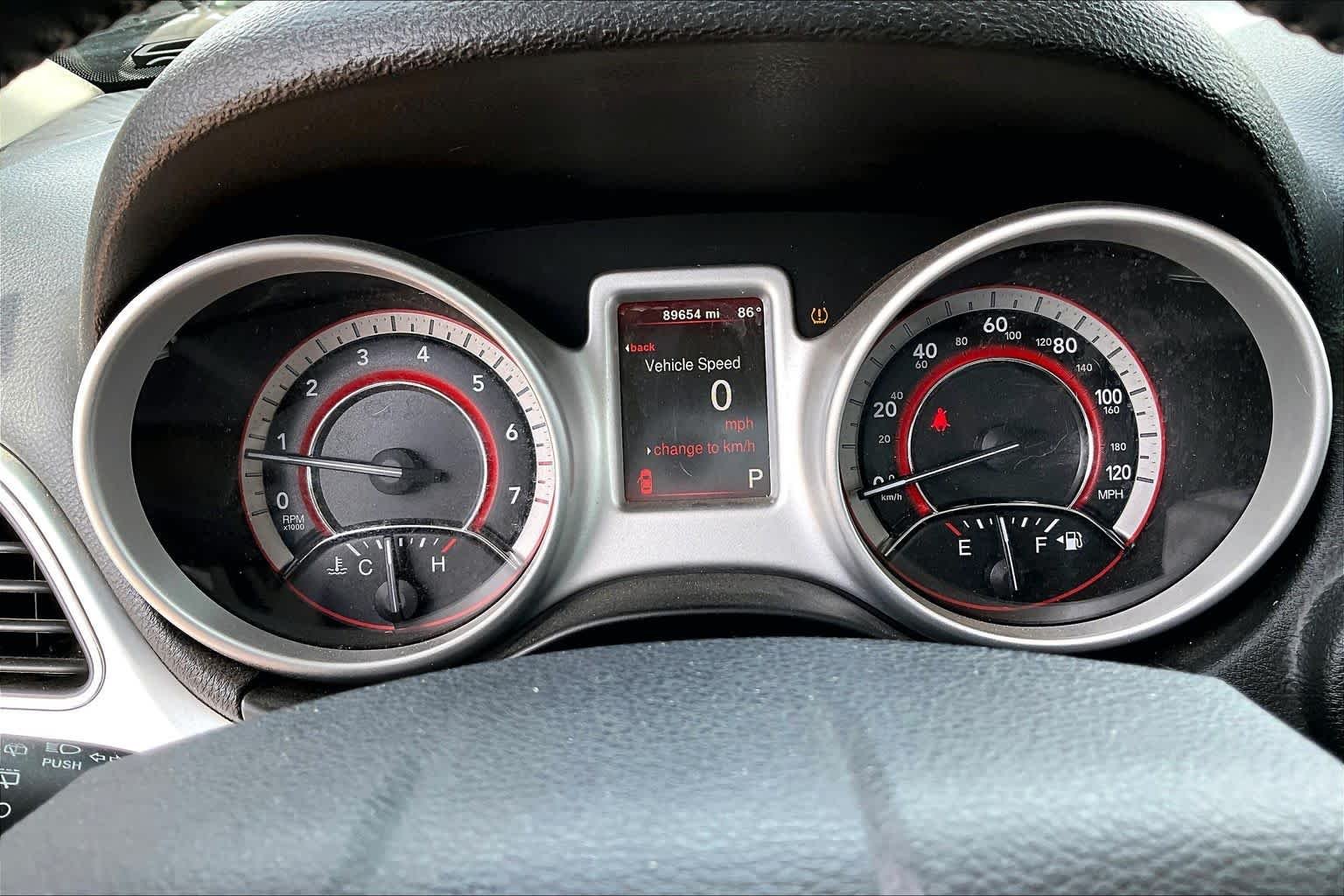 Used 2019 Granite Pearlcoat Dodge SE image 25