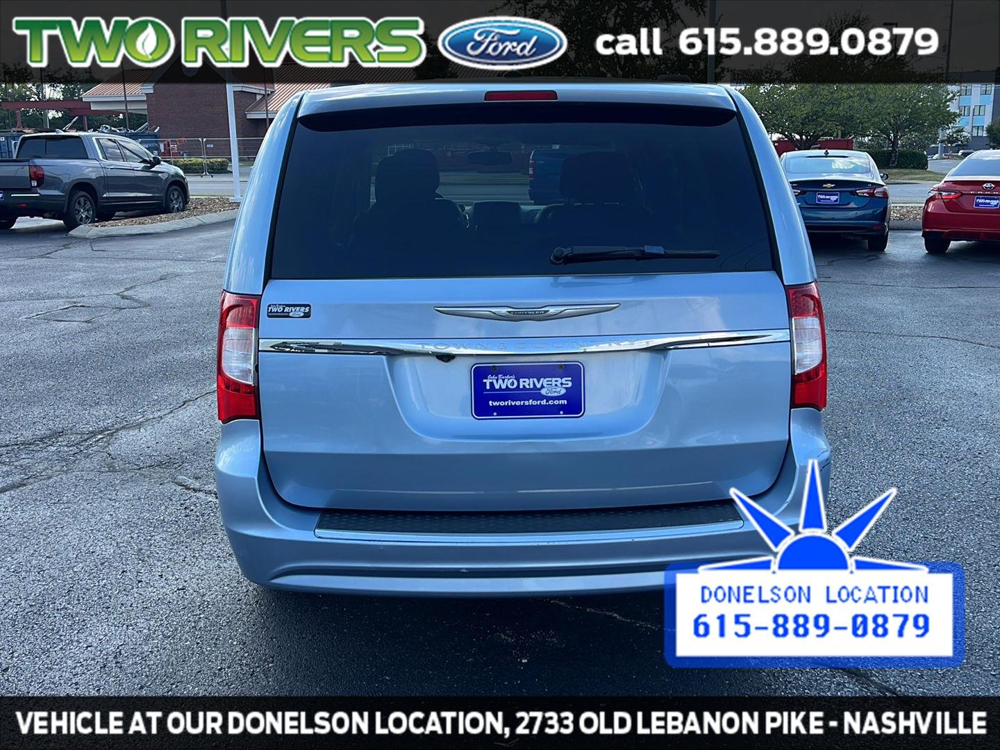 Used 2013 Crystal Blue Pearlcoat Chrysler Touring image 8