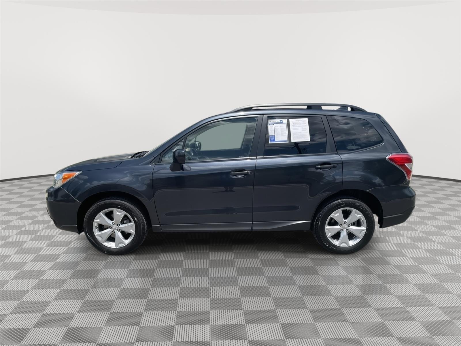 Used 2016 Dark Gray Metallic Subaru 2.5i Premium image 5