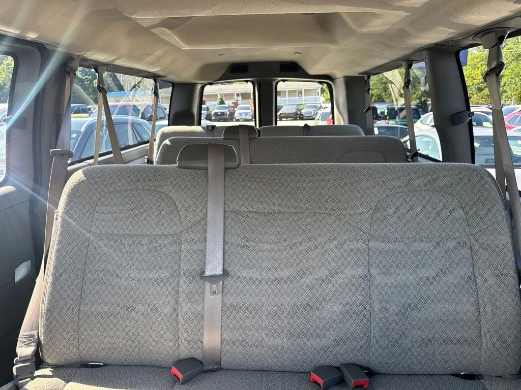 Used 2025 White Chevrolet LT image 4