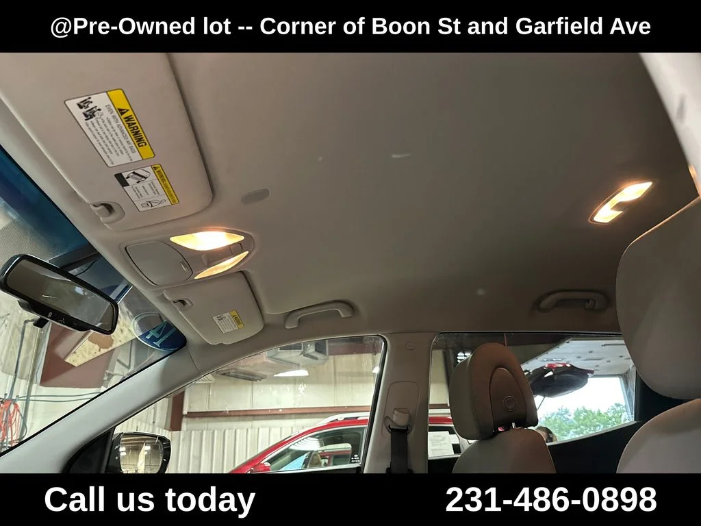 Used 2014 Gray Hyundai Base image 13