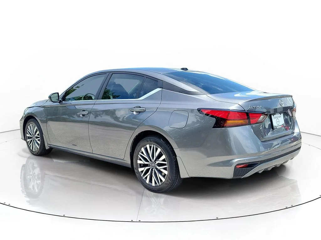 New 2026 Gray Nissan 2.5 SV image 5