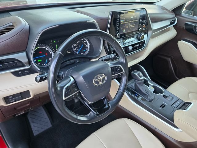 Used 2020 Red Toyota XLE image 10