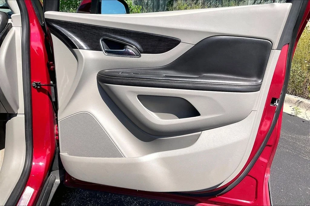 Used 2015 Red Buick Base image 23