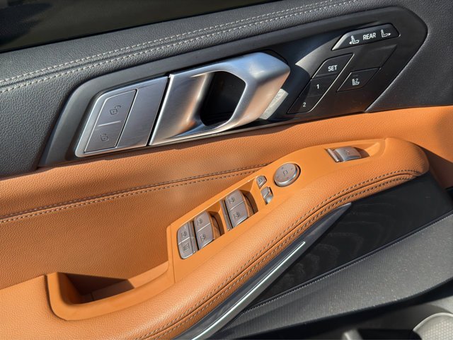 Used 2022 Arctic Grey Metallic BMW M50i image 12