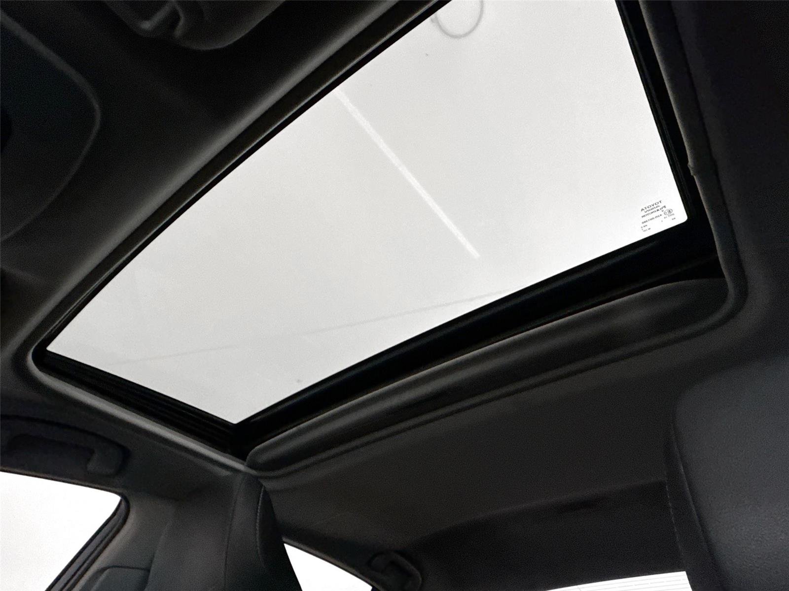 Used 2018 Galactic Aqua Mica Toyota SE image 6