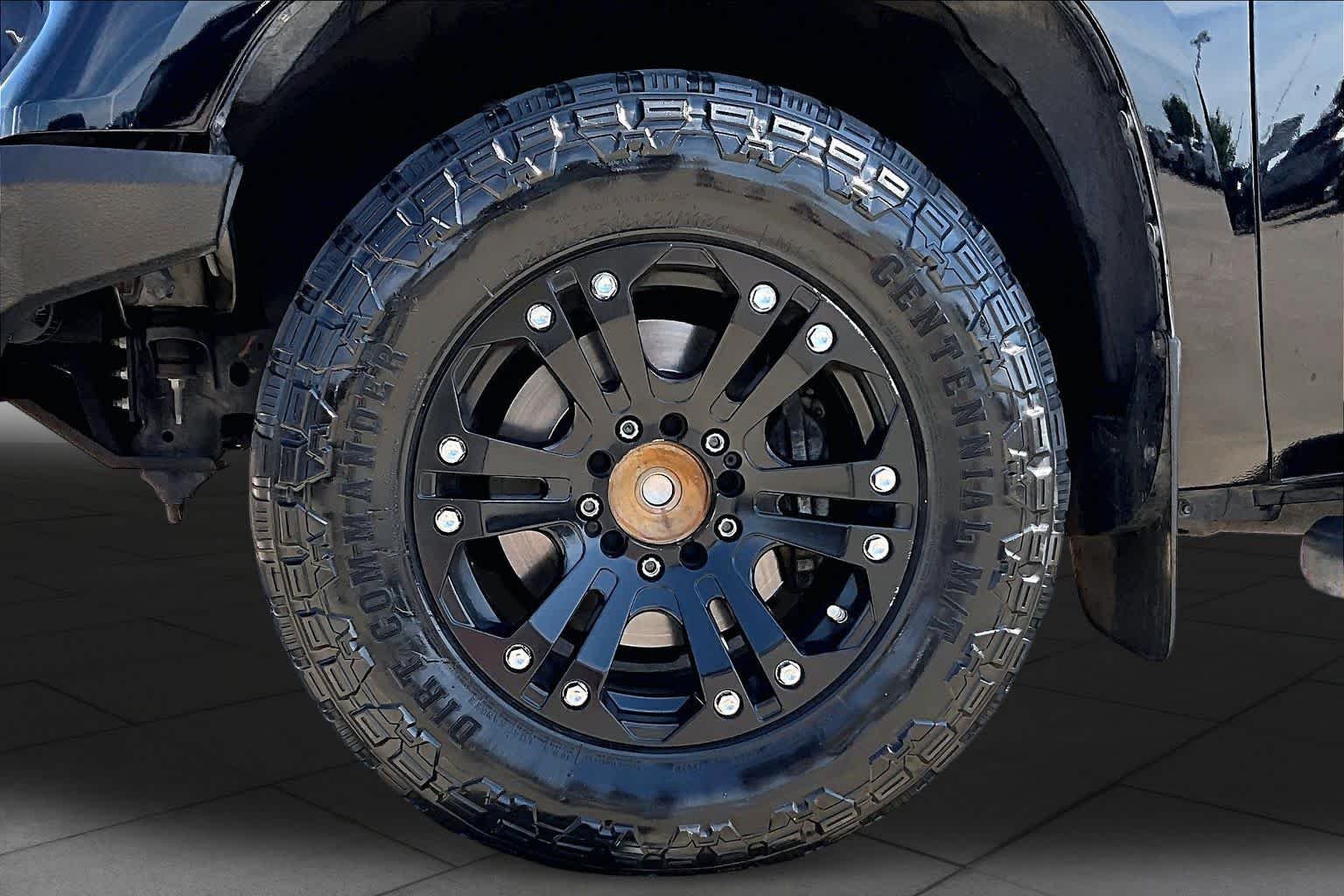 Used 2016 Black Toyota SR5 image 11